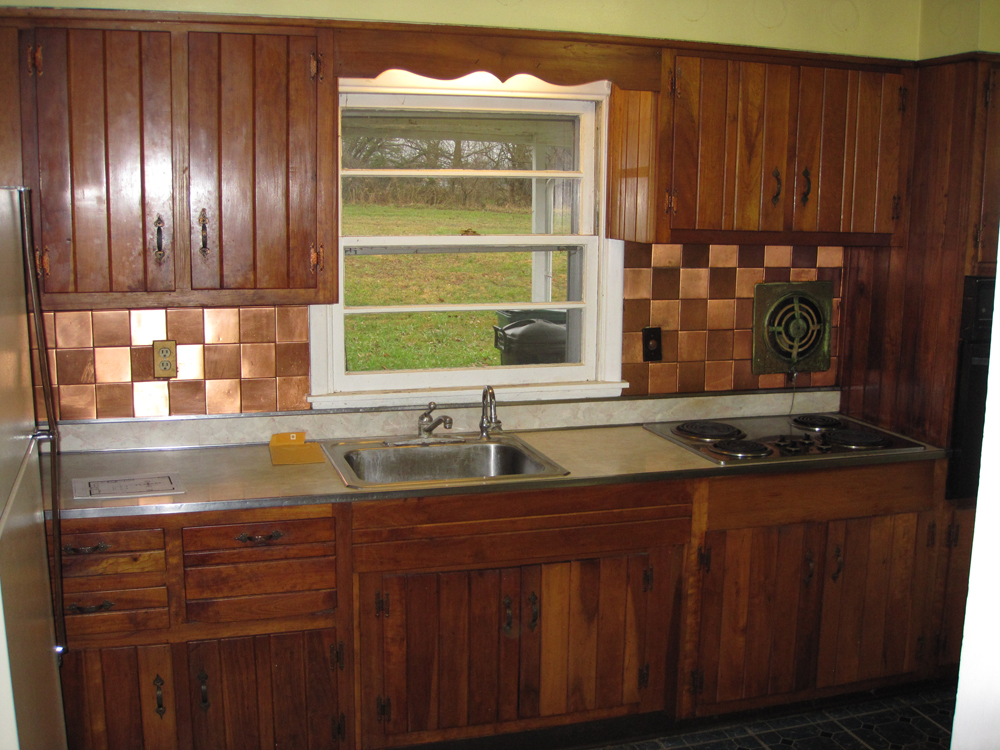 Before, outdated kitchen